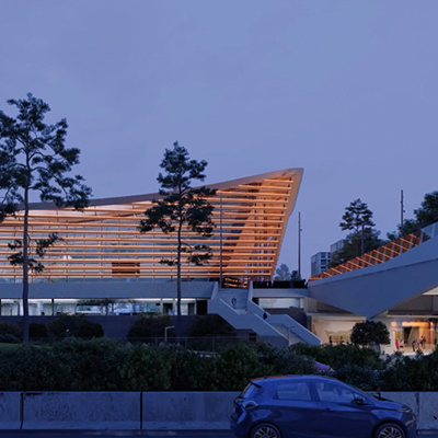 Een kijkje in het nieuwe houten zwemstadion in Parijs